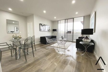 Modern and Serene Rental Home in Scenic Neighbourhood - Photo 2