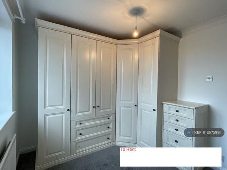 3 bedroom semi-detached house to rent - Photo 5