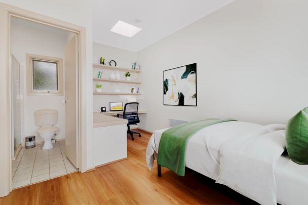 Double Room Ensuite - Photo 1