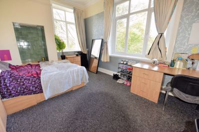 7 bedroom Flat in Wood Lane, Leeds - Photo 5