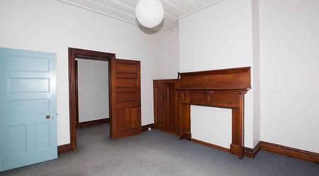 Gorgeous villa in excellent location - Photo 2