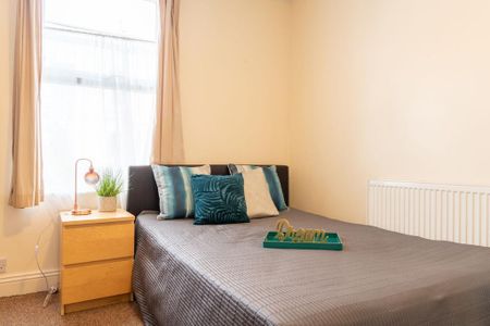 5 bedroom house to rent - Photo 2