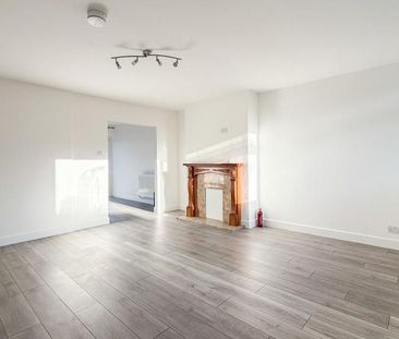 3 bedroom end of terrace house to rent - Photo 3