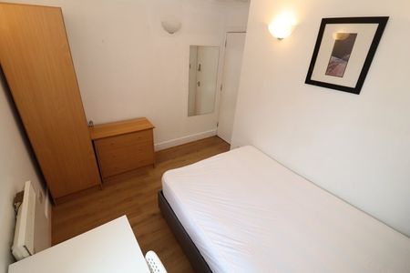 Room in a Shared Flat, Duckett Street, E1 - Photo 5