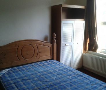 Nice 4 bed student house available - Photo 1