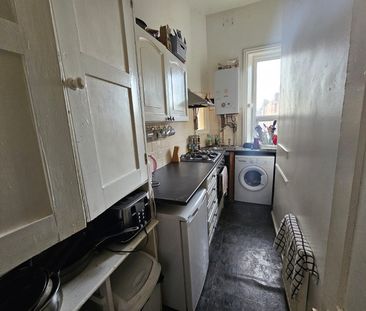 3 Bed - Flat 2, 35 Richmond Road, Headingley, Leeds - LS6 1BX - Stu... - Photo 5