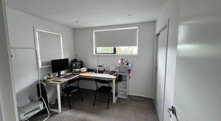 Modern, Sunny, Private and Fully Fenced Townhouse - Photo 5