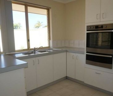 Family 3 Bedroom Home - Photo 3