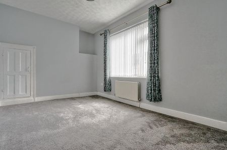 2 bedroom end of terrace house to rent - Photo 5