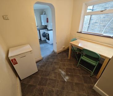 Room in a Shared House, North Grove, N15 - Photo 2