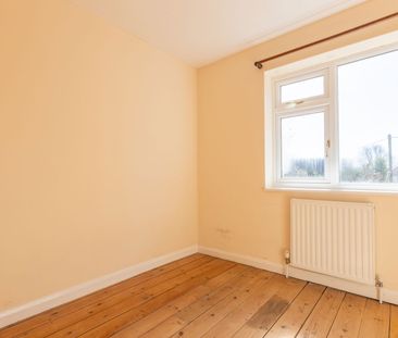 Bishops Road, Farnham, GU9 0JA - Photo 4