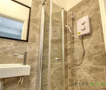 1 bedroom in a house share to rent - Photo 6