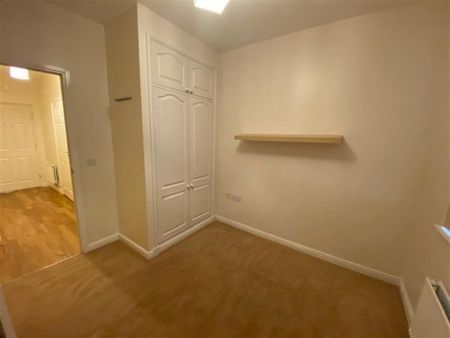 2 bedroom Flat To Let - Photo 5