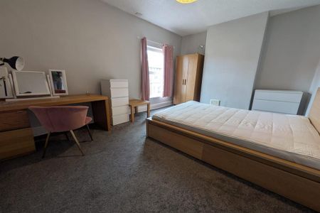 3 bedroom house share to rent - Photo 3