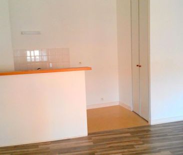 Location Appartement 2 pièces 49m² LA ROCHELLE 17000 - Photo 3