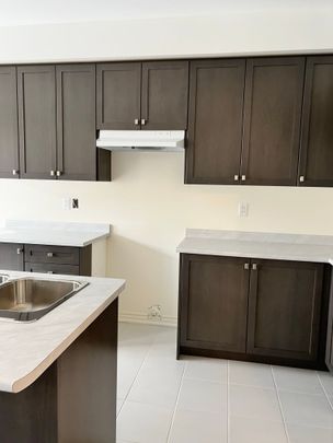 For Lease - 92 Ogston Crescent, Whitby, Ontario - Photo 1