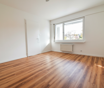 Helle, frisch renovierte 4-Zimmerwohnung mit Balkon und moderner Au... - Foto 2