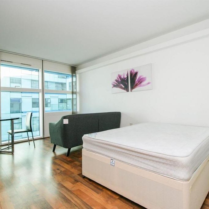 Studio to rent - Photo 1