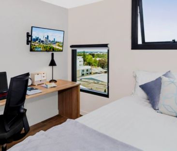 3 Bedroom Apartment - Photo 2