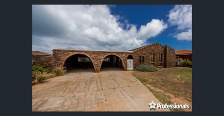 COSY AND COMFORTABLE - Photo 4