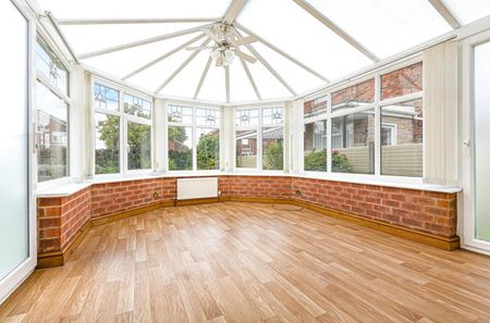 4 bedroom House To Let - Photo 2