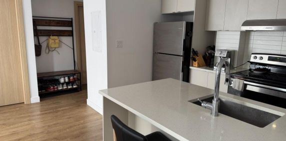 Bail à céder – 4 ½ moderne avec 2 chambres et 2 salles de bain – près du Parc Jarry - Photo 2