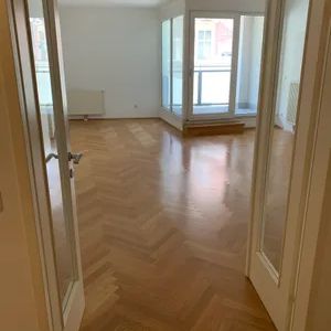 Sehr geräumige 2-Zimmer Wohnung mit Loggia in Nikolsdorfergasse / nahe 1040 - Photo 2