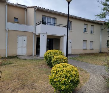 Location Appartement 2 pièces 47m² AMBARES ET LAGRAVE 33440 - Photo 1