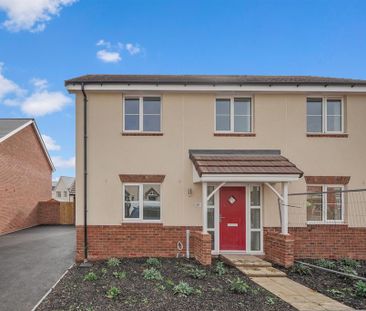 4 bedroom detached house to rent - Photo 3