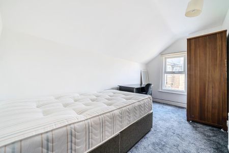 5 bedroom terraced house to rent - Photo 4