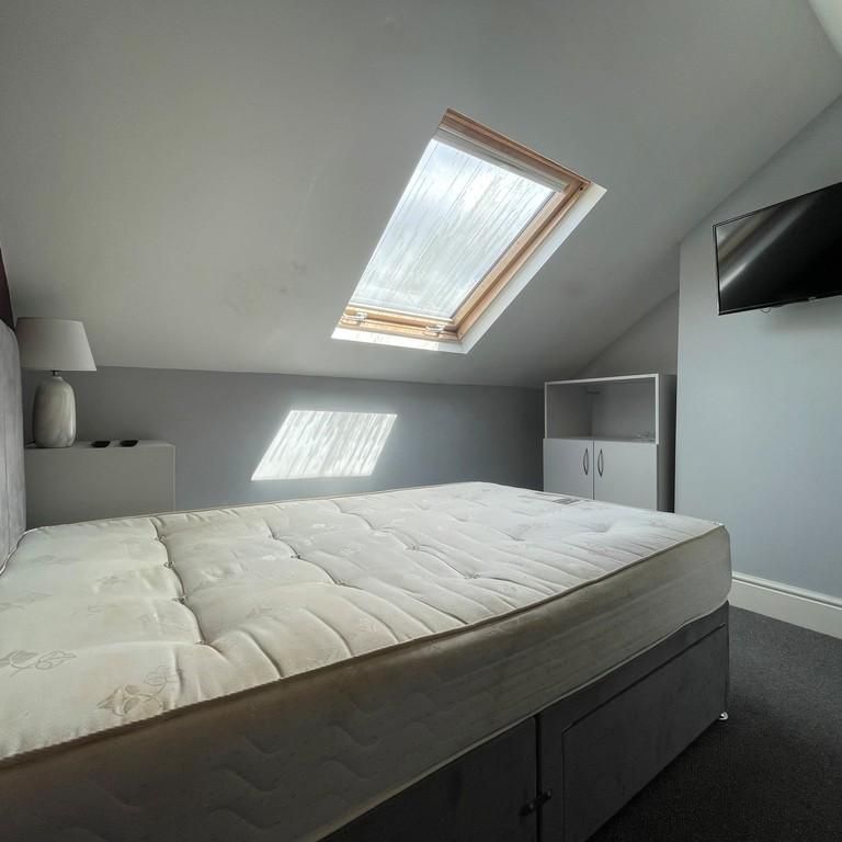 1 bedroom in a house share to rent - Photo 1