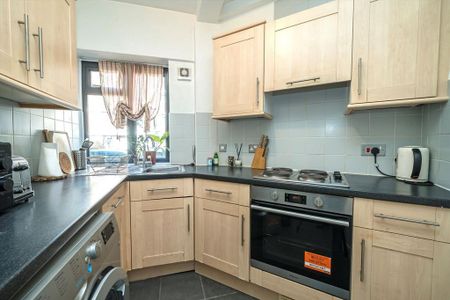 2 bedroom flat to rent - Photo 3