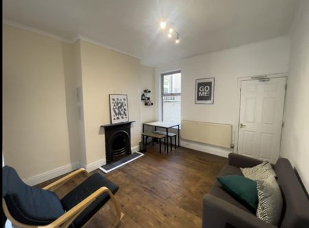 4 Bed Terraced House For Rent - Photo 3