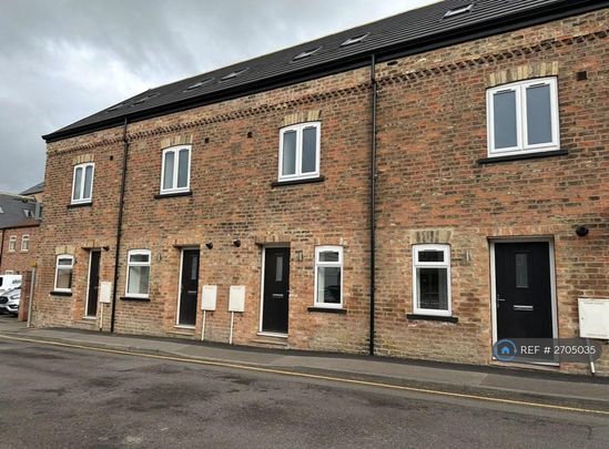 2 bedroom terraced house to rent - Photo 1