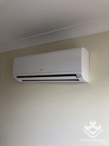 Walking to Carlingford High School with air con - Photo 3