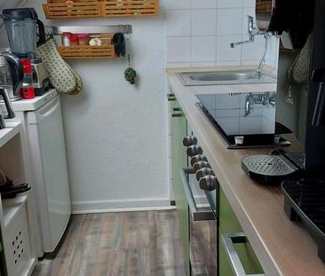 Dachgeschosswohnung in 47799 Krefeld mit EBK ab sofort! - Foto 1