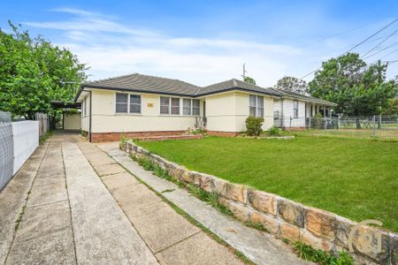 Beautifully Designed&comma; Four Bedroom Family Home&excl; - Photo 2