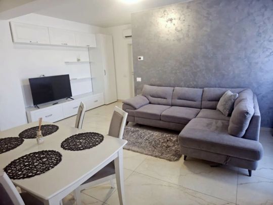 Inchiriere 2 camere Complex Roka, Micro 17 – parcare – 560 euro/luna - Fotografie 1