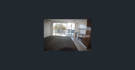SPACIOUS 1 BED APARTMENT IN FOOTSCRAY - Photo 3