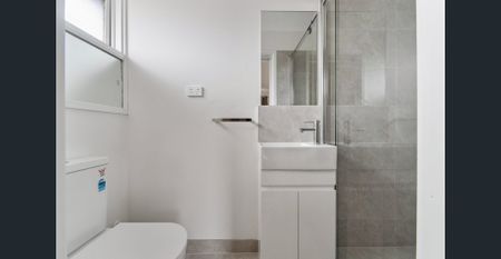 3 bed, 2 bath centrally located to Freeways, Schools and Shops - Photo 4