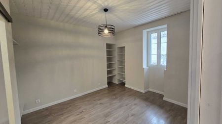 APPARTEMENT 2PCES AVEC CACHET REFAIT A NEUF - Photo 4