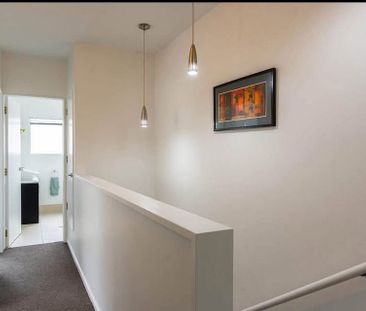 Stylish 3BR Townhouse - Photo 6