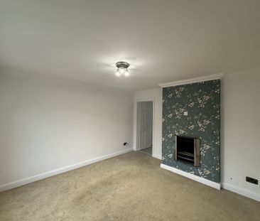 Punch Copse Road, Crawley - Photo 3
