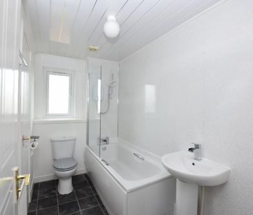 2 bedroom semi-detached house to rent - Photo 6