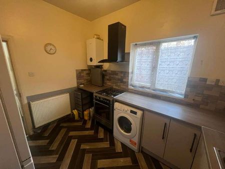 Warwick Road, Sparkhill, B11 - Photo 5