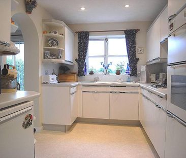 4 bedroom detached house to rent - Photo 5