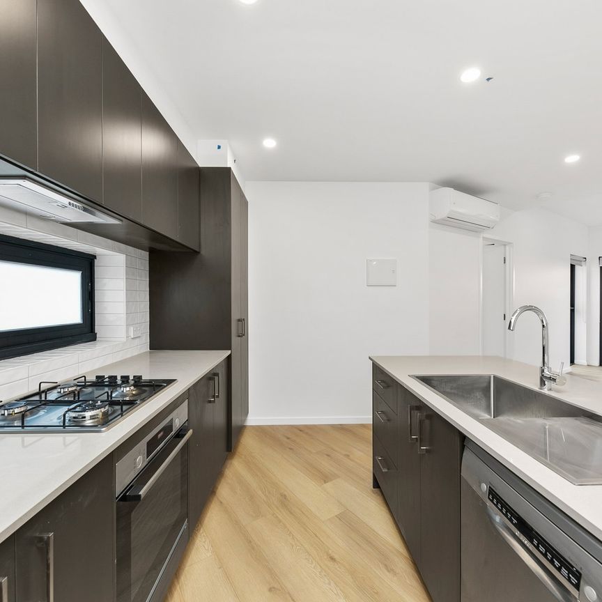 2&9/2 Howard Court, Clayton - Photo 1