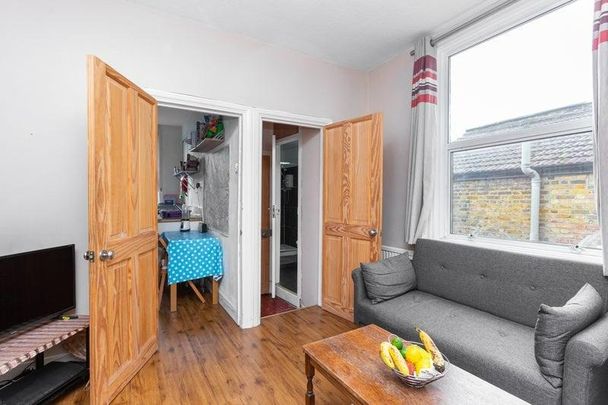 3 bedroom maisonette to rent - Photo 1