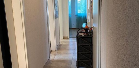 Erdgeschosswohnung in 2 Familienhaus Brackenheim-Dürrenzimmern - Photo 2