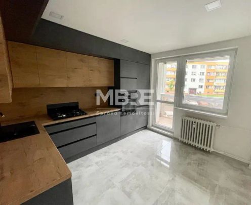 Pronájem bytu 3+1, Osvobození, Orlová - Photo 1